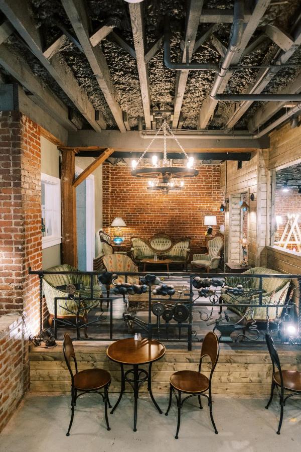 The Nuwray Hotel & Carriage House Burnsville Esterno foto