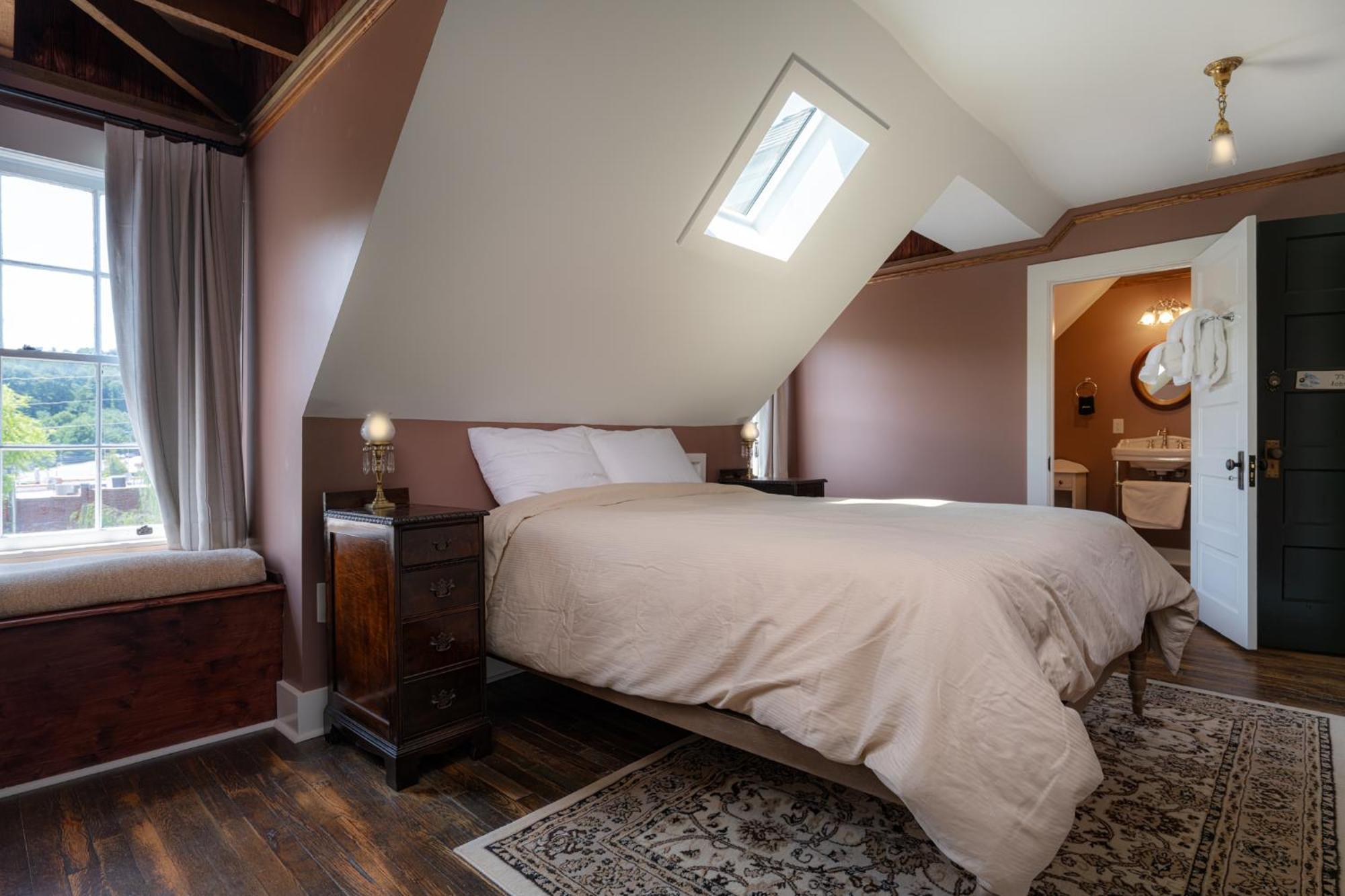 The Nuwray Hotel & Carriage House Burnsville Esterno foto