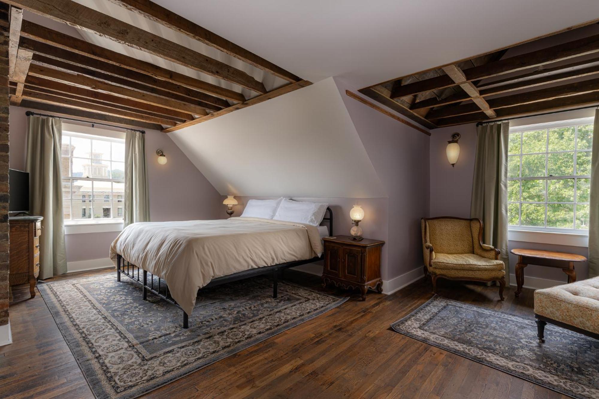 The Nuwray Hotel & Carriage House Burnsville Esterno foto