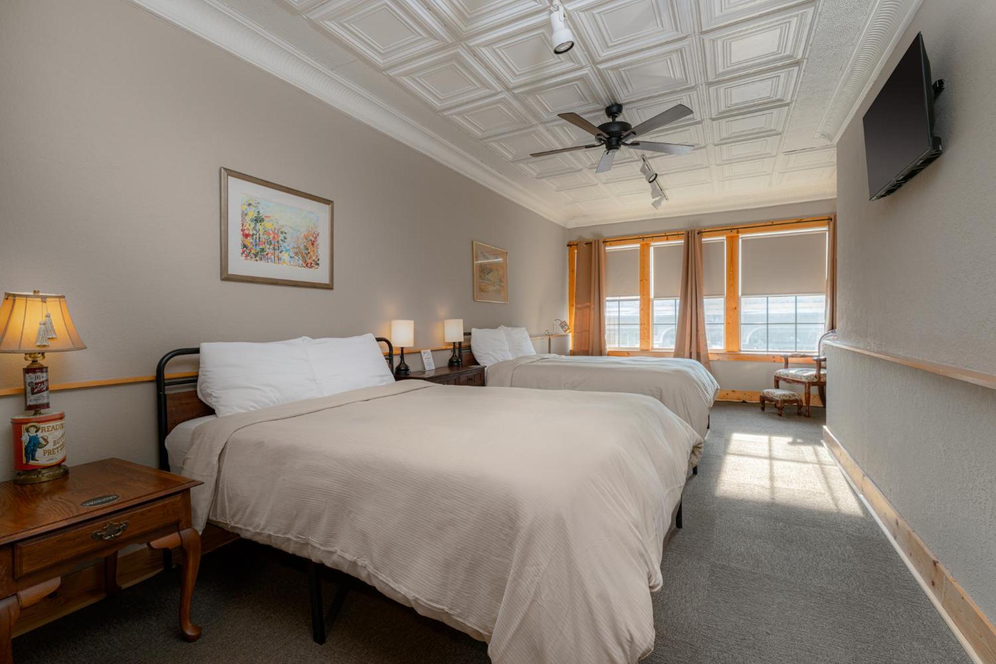 The Nuwray Hotel & Carriage House Burnsville Esterno foto