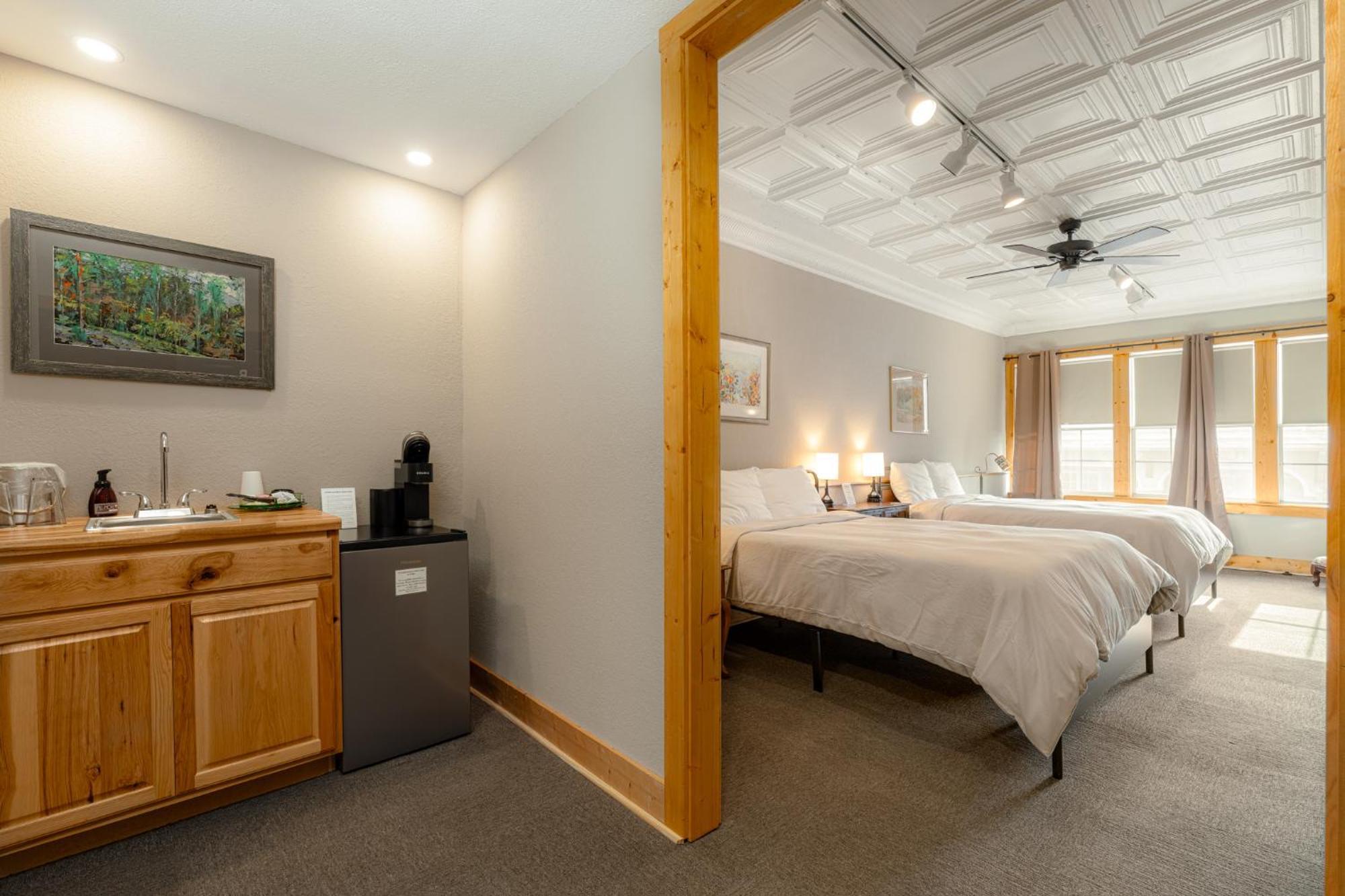 The Nuwray Hotel & Carriage House Burnsville Esterno foto